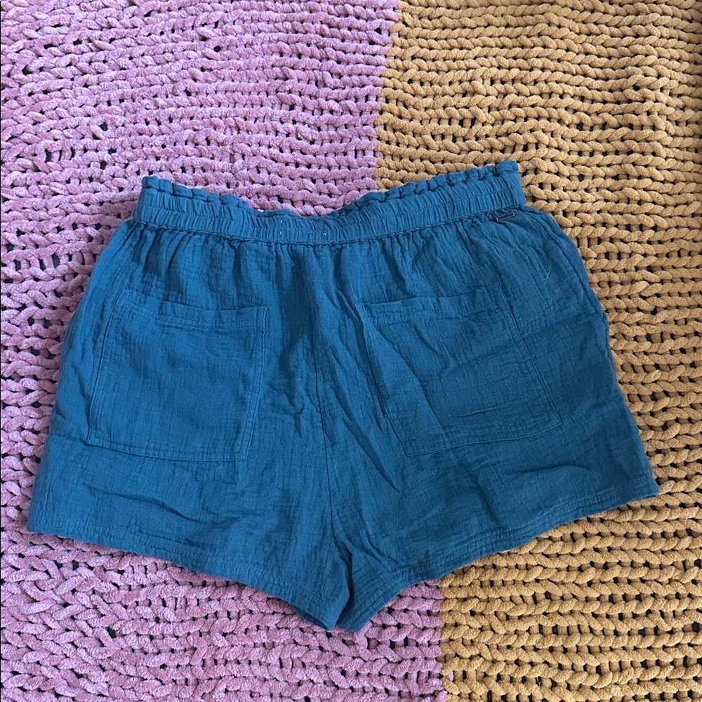 O'Neill Green Women's Shorts - Picture 2 of 4